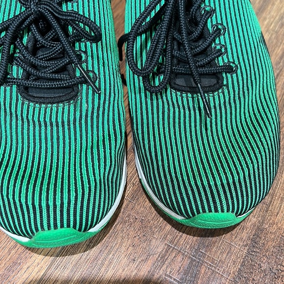 Nike Air Max Thea Kjcrd print green & black- like new - Picture 4 of 8